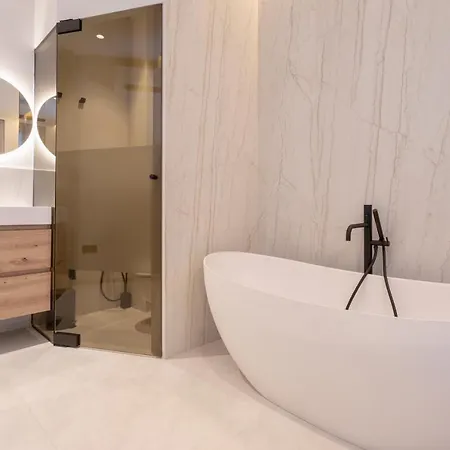 Magnificent Renovated 2Bd 2Bth Duplex With Backyard - City Centre Málaga Exterior foto