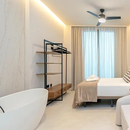 Magnificent Renovated 2Bd 2Bth Duplex With Backyard - City Centre Málaga Exterior foto